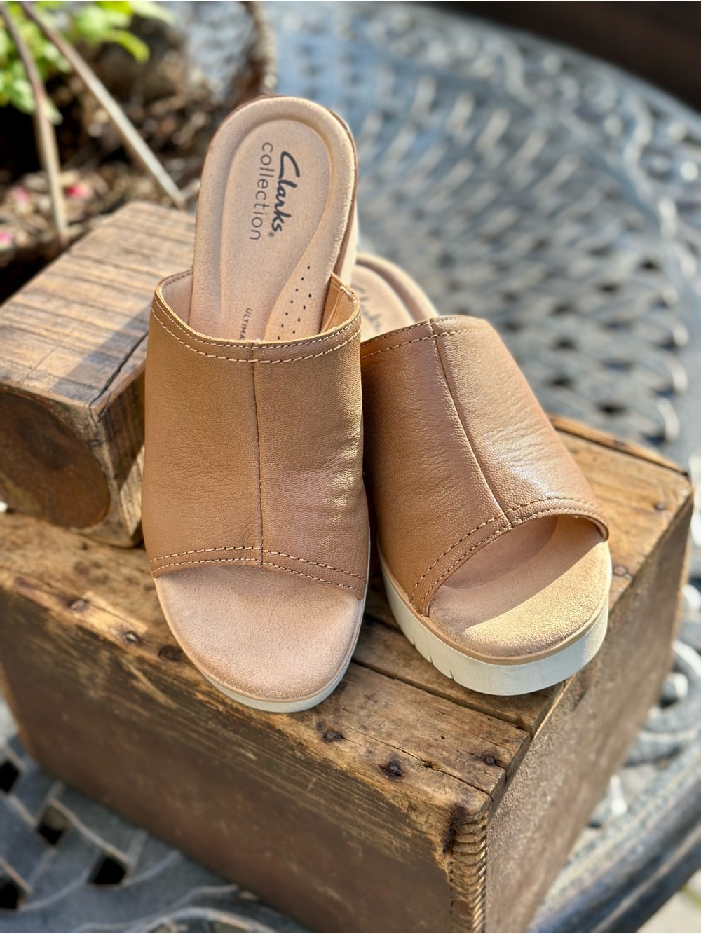 Clarks Collection Tan Platform Mule Sandals Womens Size 7